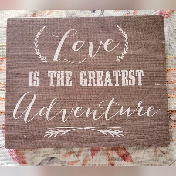 Home decor wall art hanging Love is the Greatest Adventure Wall Hanging - Picture 1 of 2